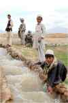 Enfants Afghans irrigation